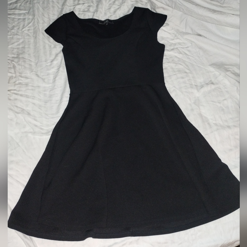 Simple & comfy black dress